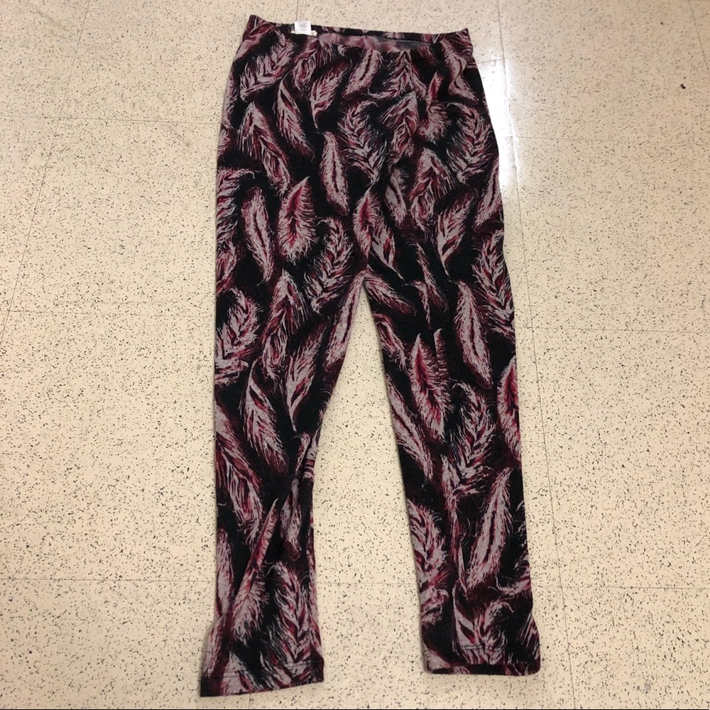 Wet Seal red feather print leggings